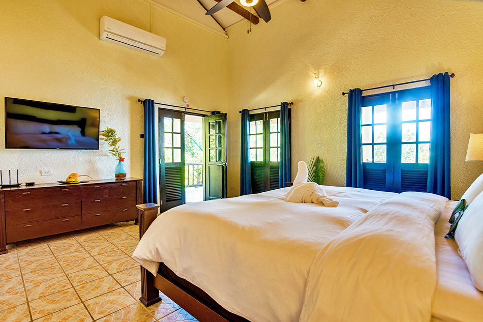 Placencia Belize beach suites