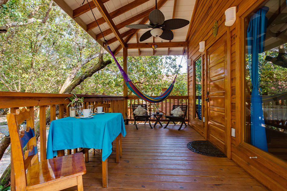 Placencia Belize tree houses